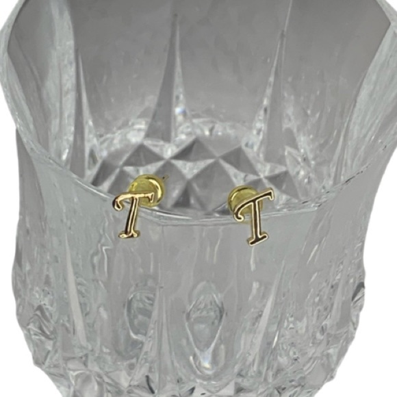 Gold T earrings - Picture 1 of 5